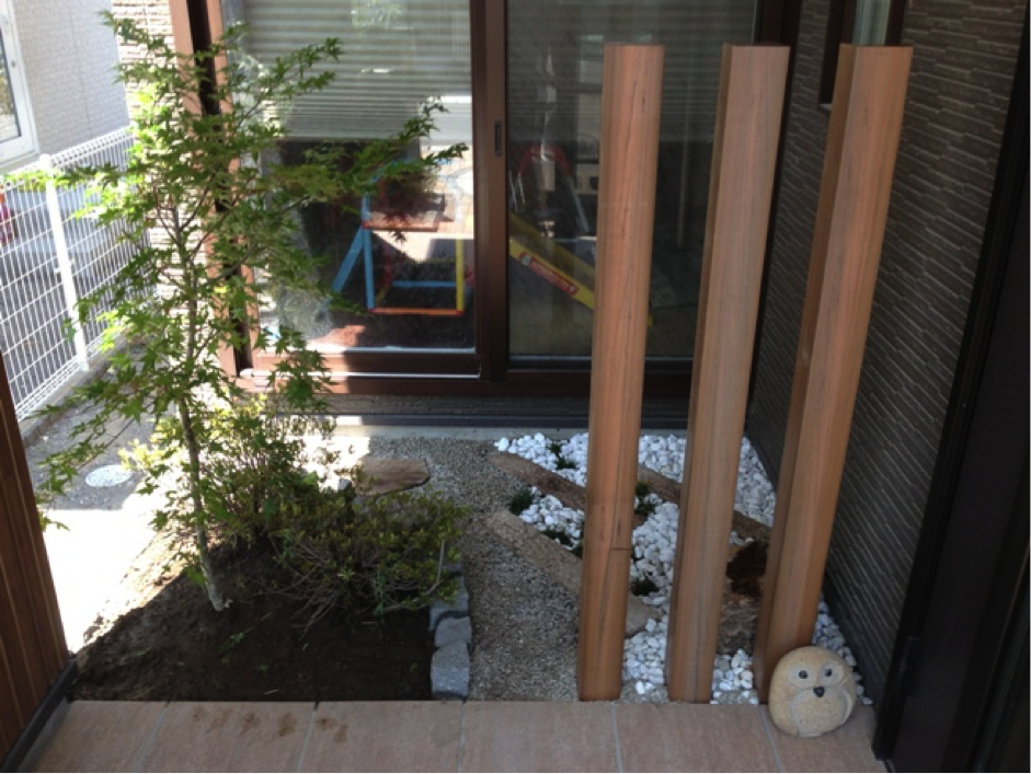 狭い庭 極小庭をおしゃれに工夫した施工例 松本市のエクステリア外構工事のプレックスガーデン